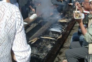 根室さんま祭り炉端コーナー